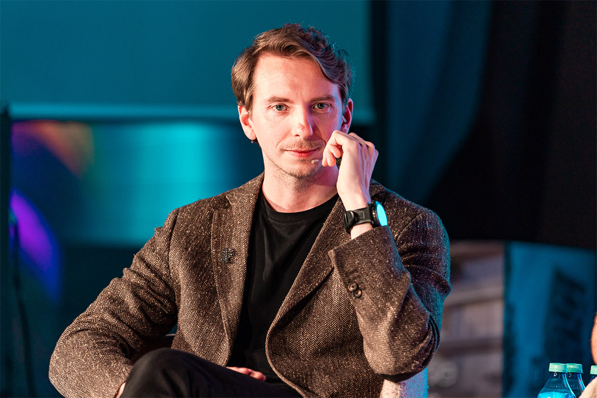 Paul Olteanu - From Humans to AI